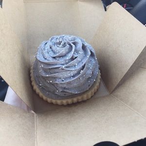 Meet your Posher, Shelly